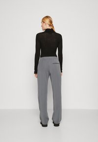 Samsøe Samsøe HOYS STRAIGHT PANTS  - Nohavice - turbulence