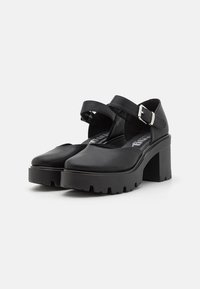 mtng EMELINE - Visoke pete - black