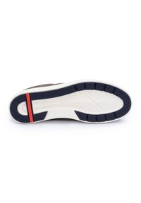 Thumbnail Image 6