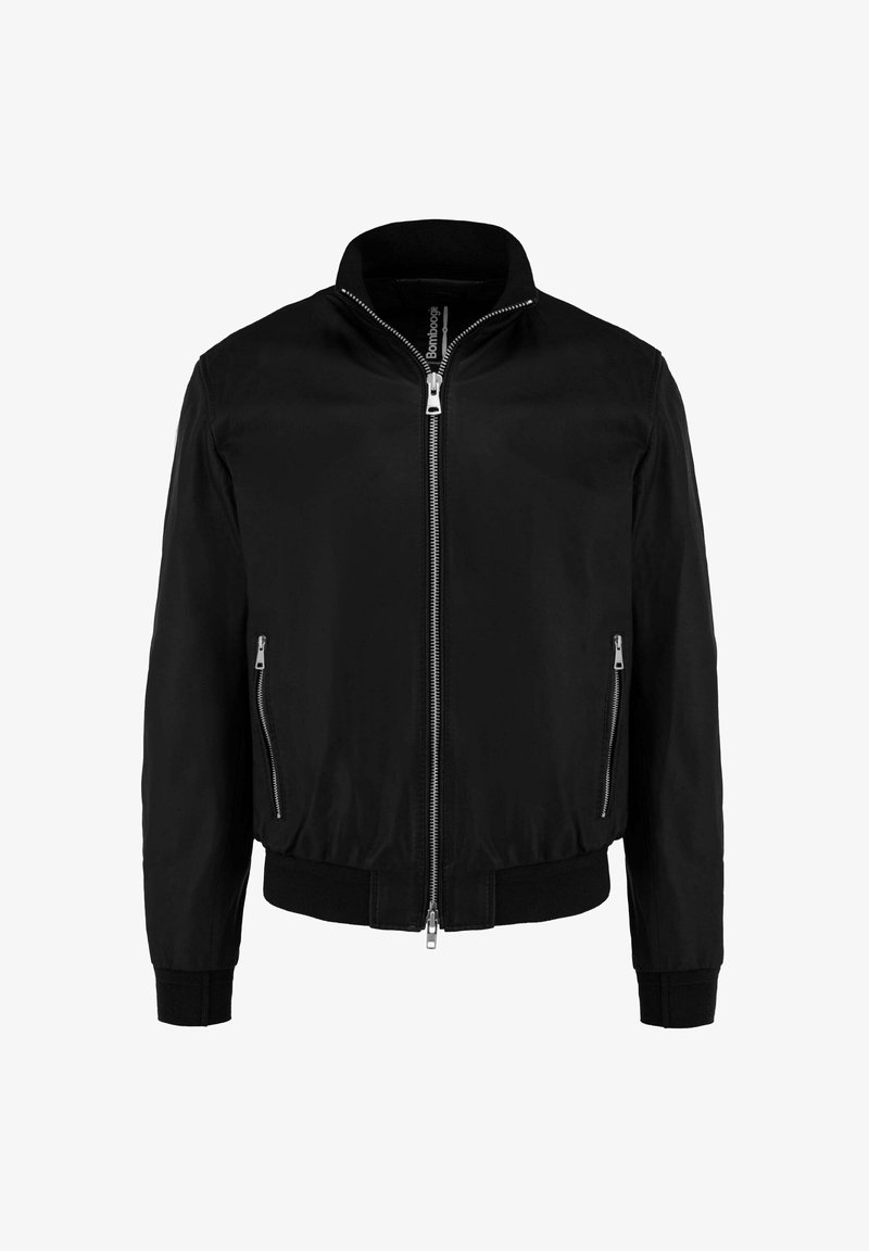 Giacca nera con zip, collo alto, due tasche laterali con zip, polsini e bordo a coste, mostrata su sfondo bianco.