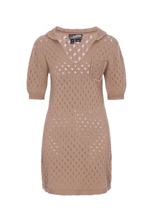 Strikket kjole i lysebrun med diamantmønster, V-udskæring, korte ærmer og en lille forlommer foran. Tekstureret stof.