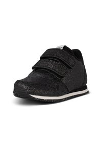 Sneaker nera con una finitura glitterata, dotata di tre fasce in Velcro, una punta arrotondata e una suola bianca con un motivo testurizzato.