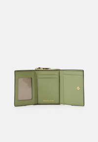 MICHAEL Michael Kors EMPIRE TRIFOLD WALLET - Monedero - light sage