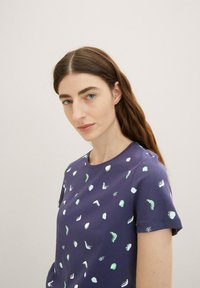 TOM TAILOR Print T-shirt - navy abstract dot print