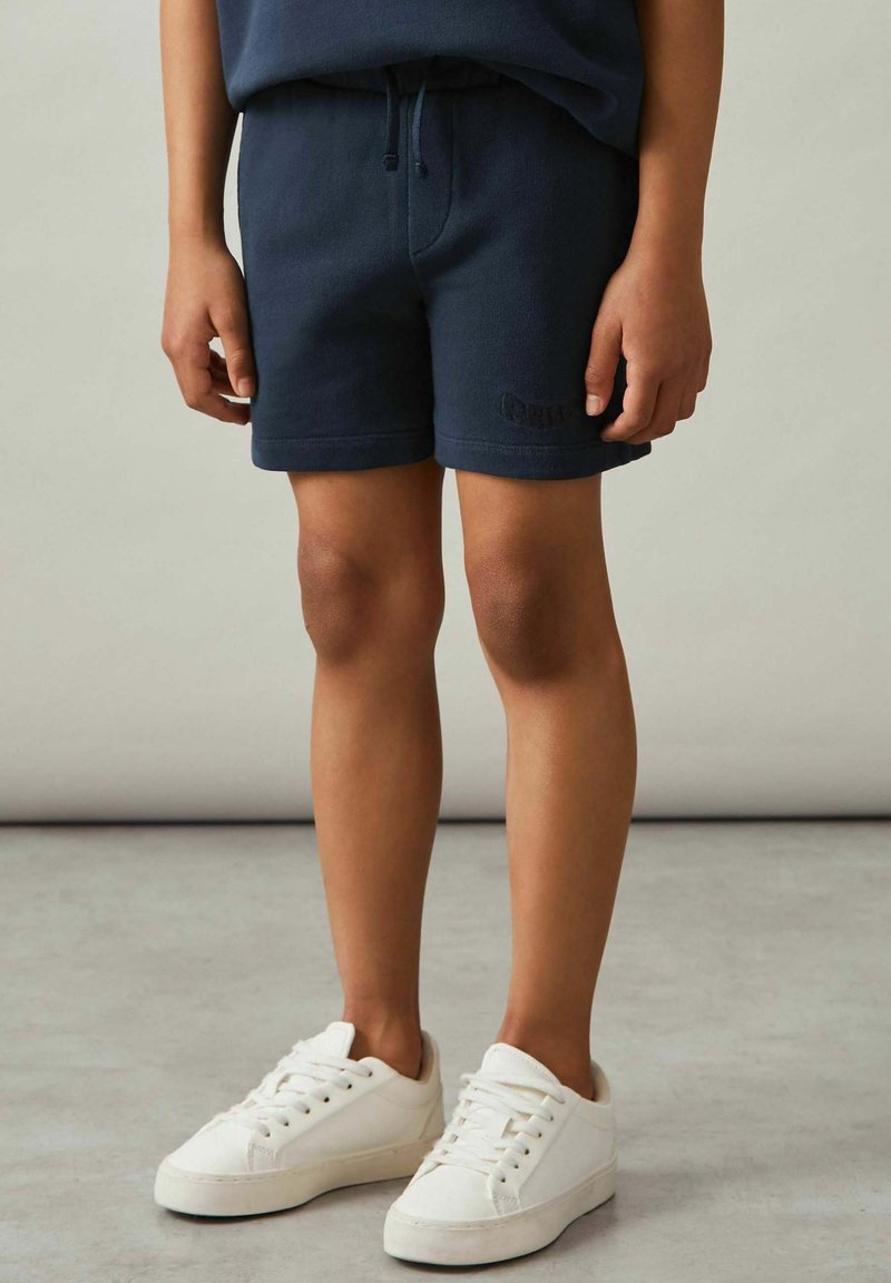 Reiss REISS PERRY COTTON BRAND-EMBROIDERED SHORTS - Jogginghose - washed navy