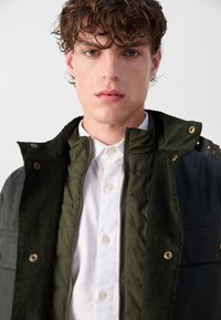 Thumbnail Image 7