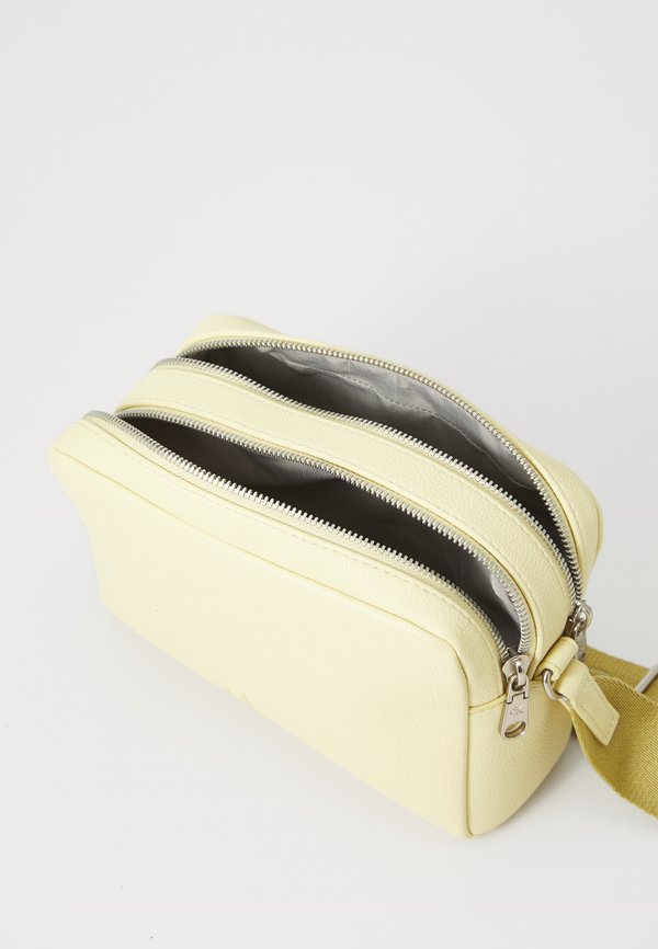 Cross body bag - parsnip2