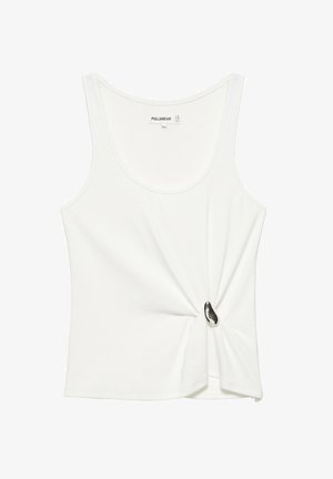 Débardeur blanc sans manches avec encolure ronde et un petit anneau argenté rassemblant le tissu d'un côté près de l'ourlet.