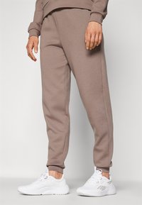 ONLY Play ONPLOUNGE LIFE REG NOOS - Treningo apatinė dalis - walnut