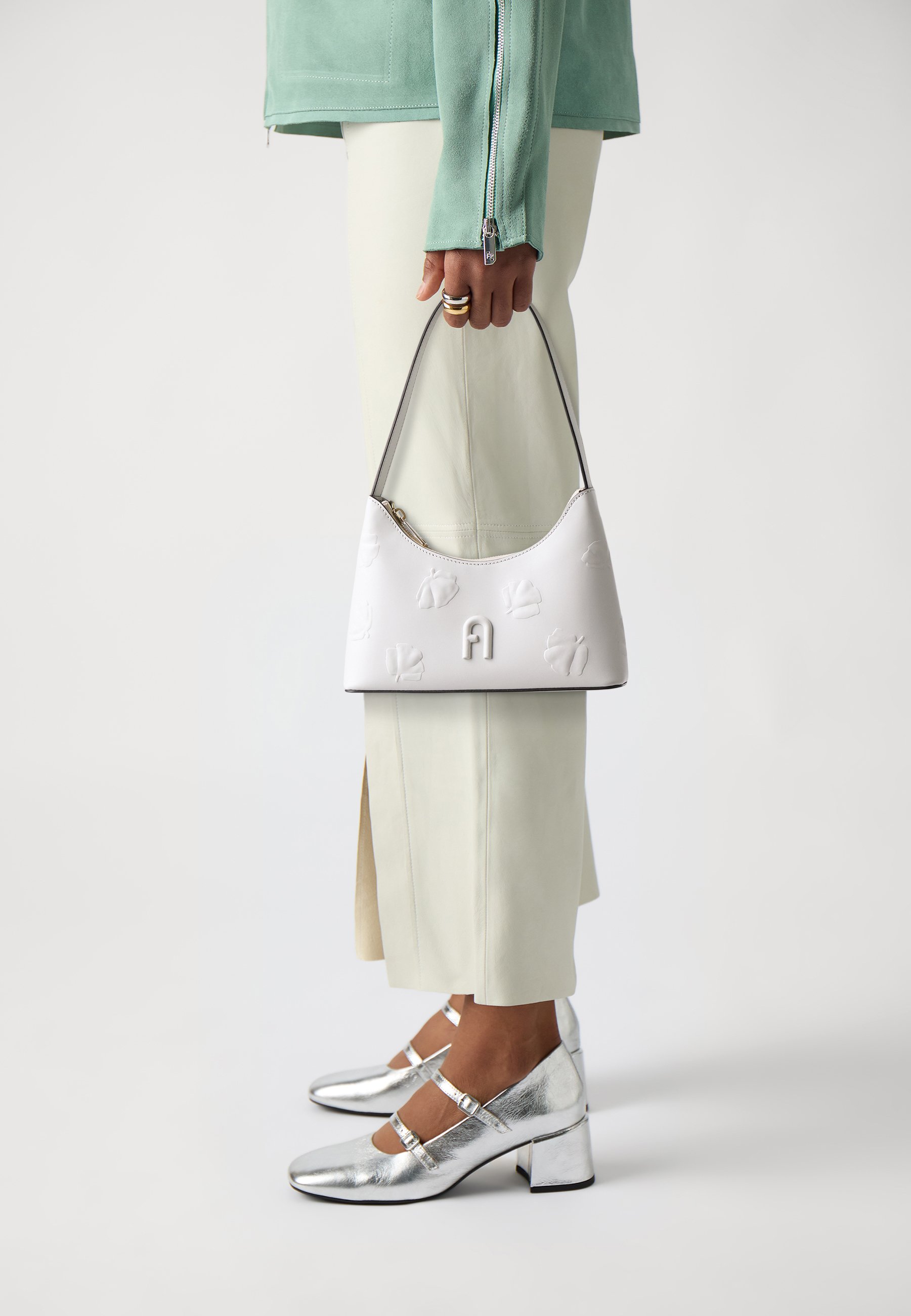 Sac à épaule FURLA Zoe En Cuir Véritable Couleur Marshmallow – Sac Femme élégant Et Ajustable Pour Soirée Et Quotidien
