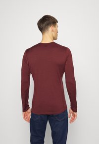 icebreaker MEN CREWE - Camisola de manga comprida - DARK BROWN