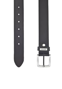 Czarny skórzany pasek o gładkiej fakturze, z pięcioma regulowanymi otworami, srebrną metalową klamrą i skórzanym logo.