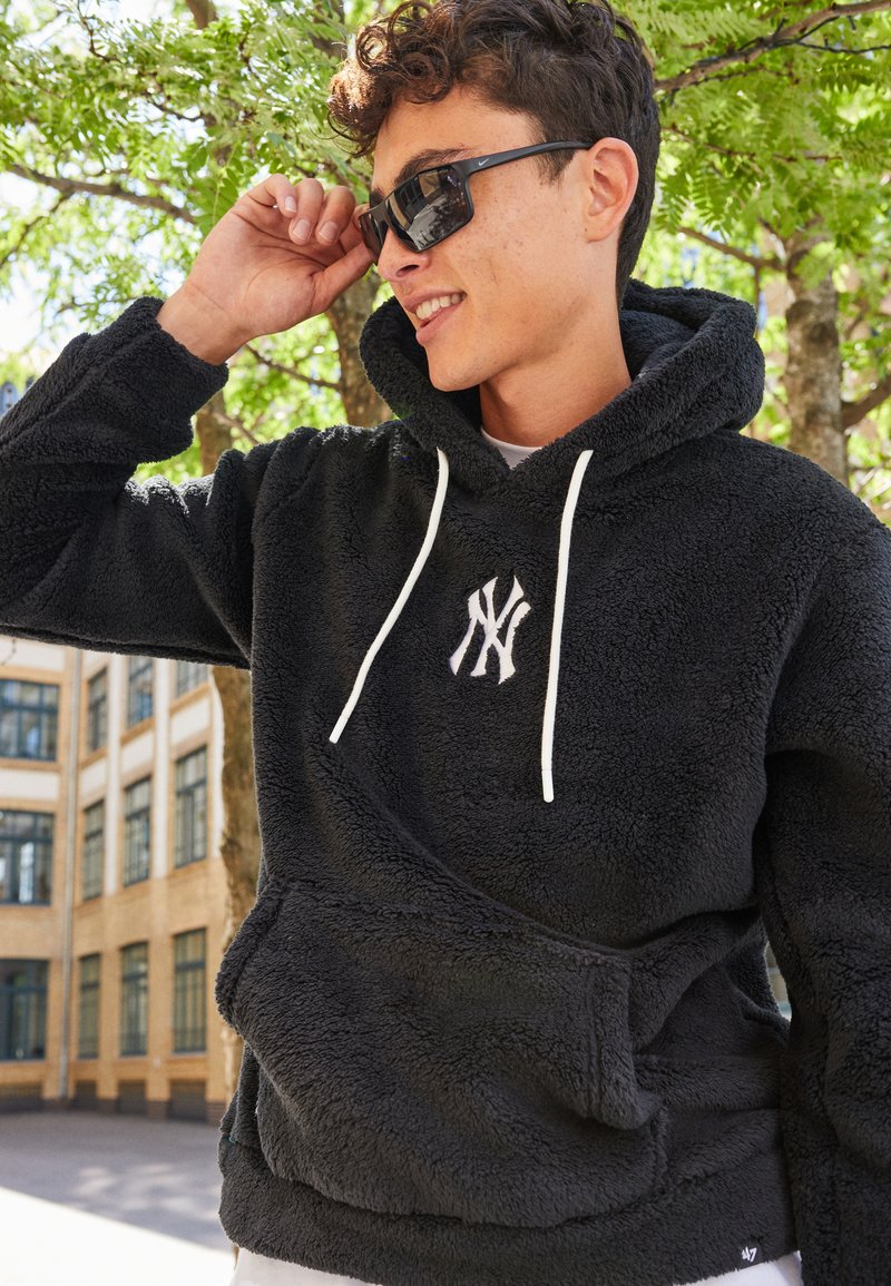 47 NEW YORK YANKEES CORE LONG LOOP FUZZY HOOD - Hoodie - jet black/black -  Zalando.de