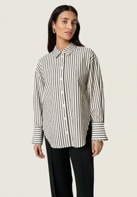Soaked in Luxury TOLEDO - Košilová halenka  - white chocolate torte stripe