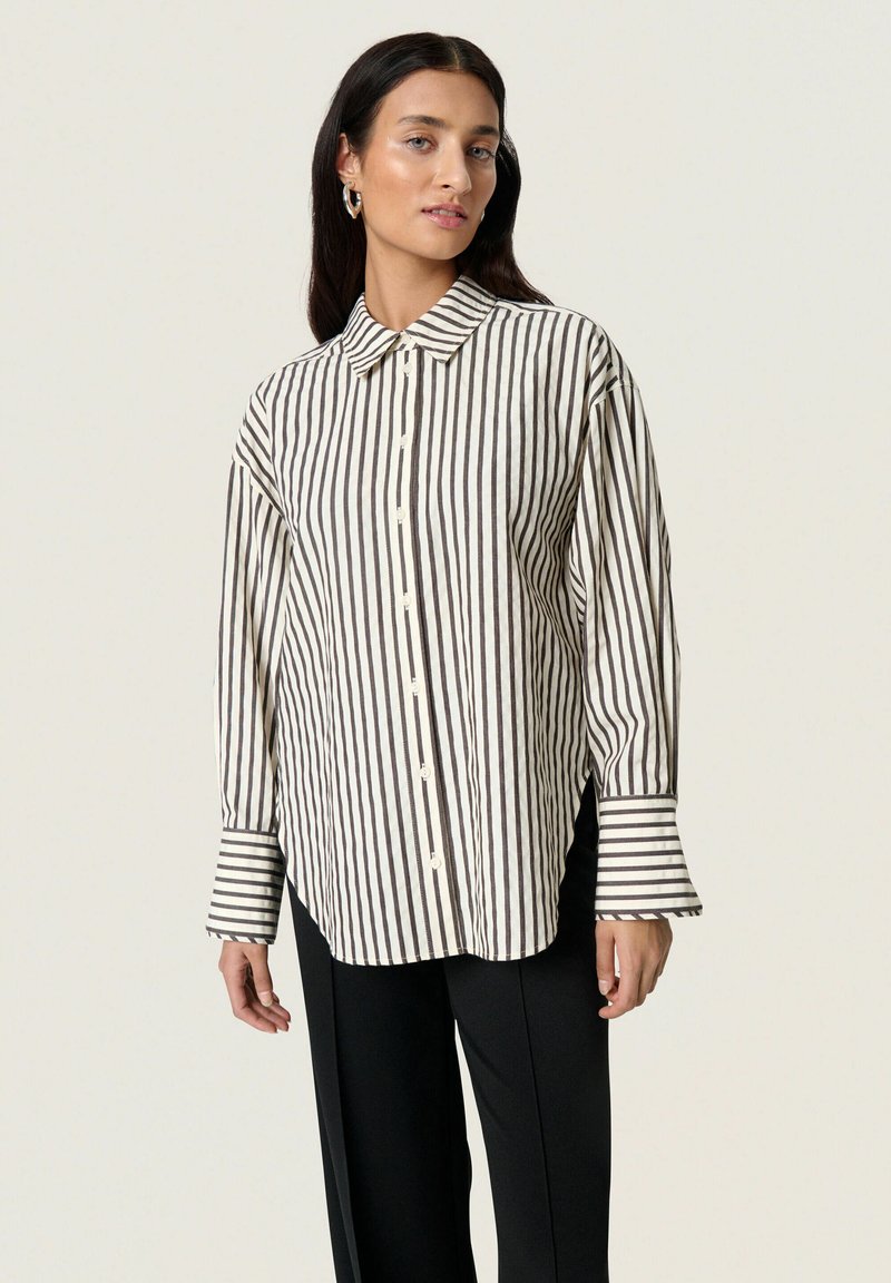 Soaked in Luxury TOLEDO - Košilová halenka  - white chocolate torte stripe