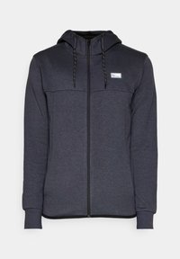 Tamno siva jakna na zip od mekog materijala s obloženom kapuljačom, kontrastnim crnim manžetama, podesivim vezicama i malim logotipom na prsima.
