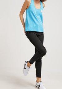 Nike Sportswear Linne - mottled light blue