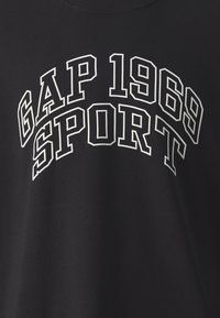GAP FASHION LOGO CREW - Apdrukāts T-krekls - true black