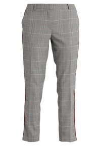 Pantalons à carreaux gris présentant une coupe ajustée, une bande rouge sur le côté et une texture de tissu lisse. Conçus avec des poches avant et une ceinture avec passants.
