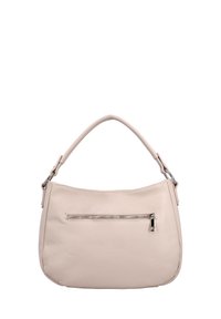 Beige Leder-Handtasche mit einem einzelnen gebogenen Griff, silberner Reißverschlusstasche auf der Vorderseite und Metallringbefestigungen an jeder Seite.