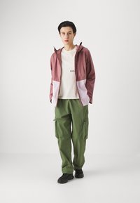 Columbia INNER LIMITS™ JACKET - Regnjacka - fig/pink dawn