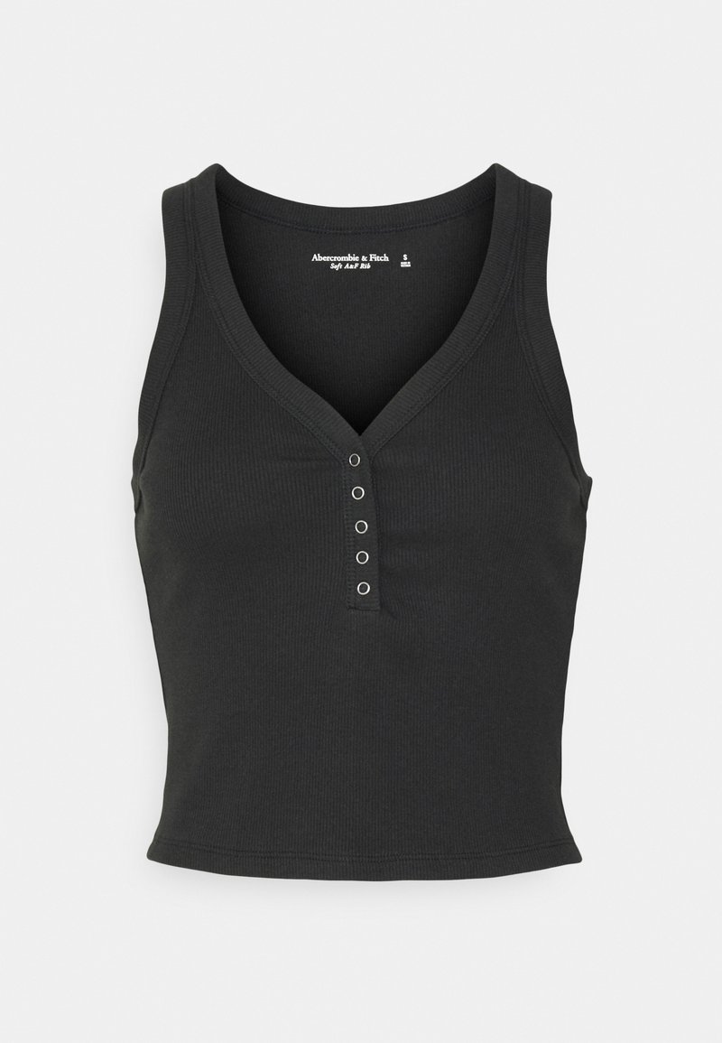 Top de tirantes negro con canalé y escote en V, que presenta cinco botones metálicos en el frente y un diseño ajustado. Textura suave, sin mangas.