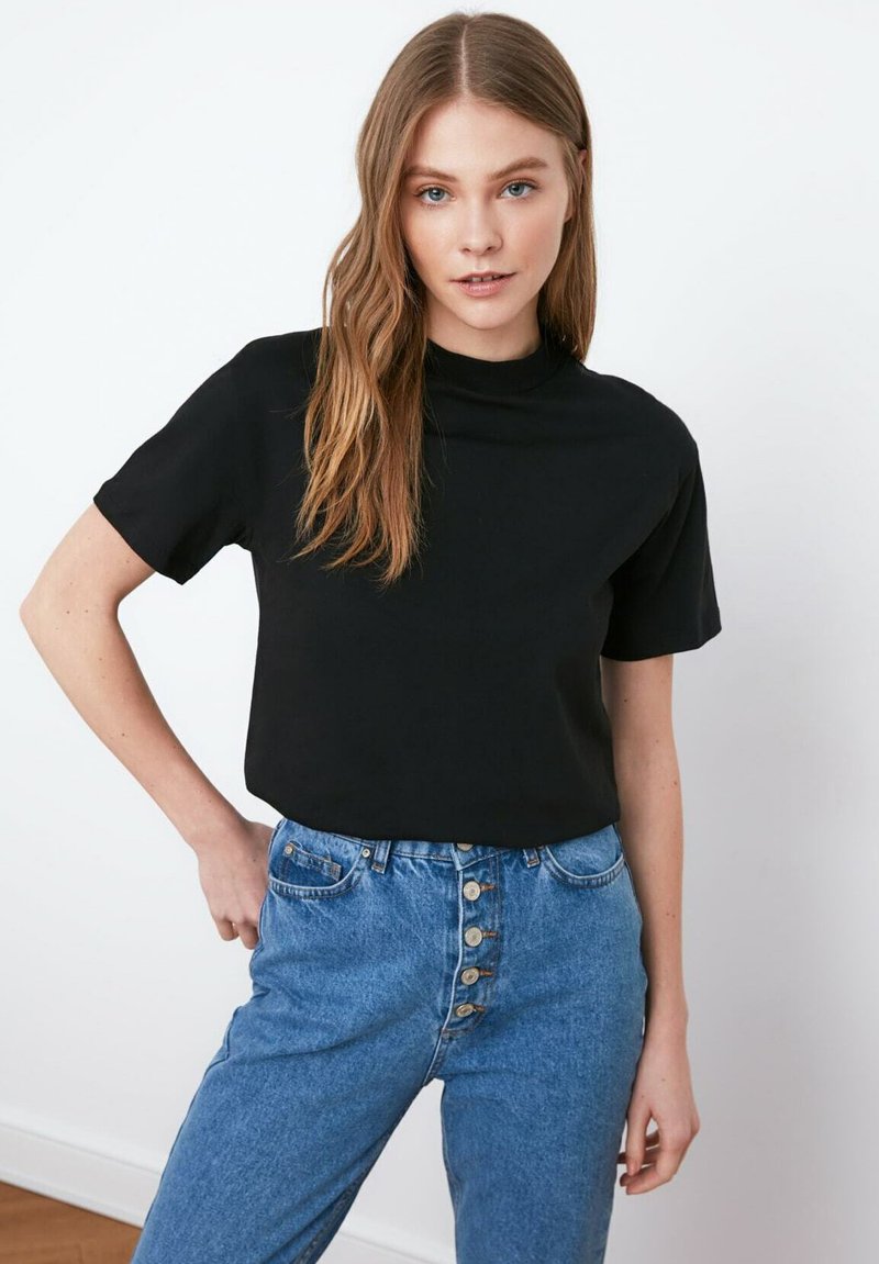 Trendyol T-shirt basic zwart