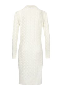 Robe en tricot torsadé en blanc cassé. Dotée de manches longues, d'un col rond et d'une finition côtelée. Un motif texturé s'étend verticalement le long du corps.