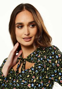 Liquorish WITH NECK DETA - Day dress - multi coloured