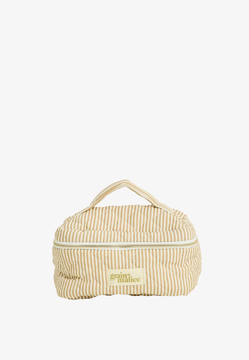 Trousse cosmétique rectangulaire matelassée beige à rayures blanches avec fermeture éclair et poignée supérieure, étiquetée "grain de malice".