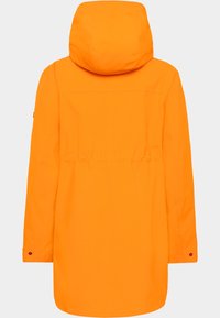 Orange vattentät jacka med huva. Har en åtdragen midja, långa ärmar och knappdetaljer på ärmsluten. Slät, lättviktsmaterial.