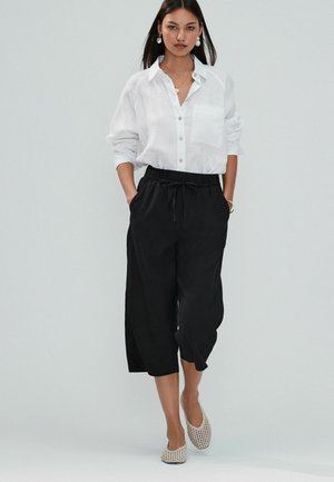 WAIST CULOTTES  - Shorts - black