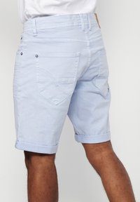 Koroshi REGULAR BERMUDA - Kratke hlače od trapera - azul   blue