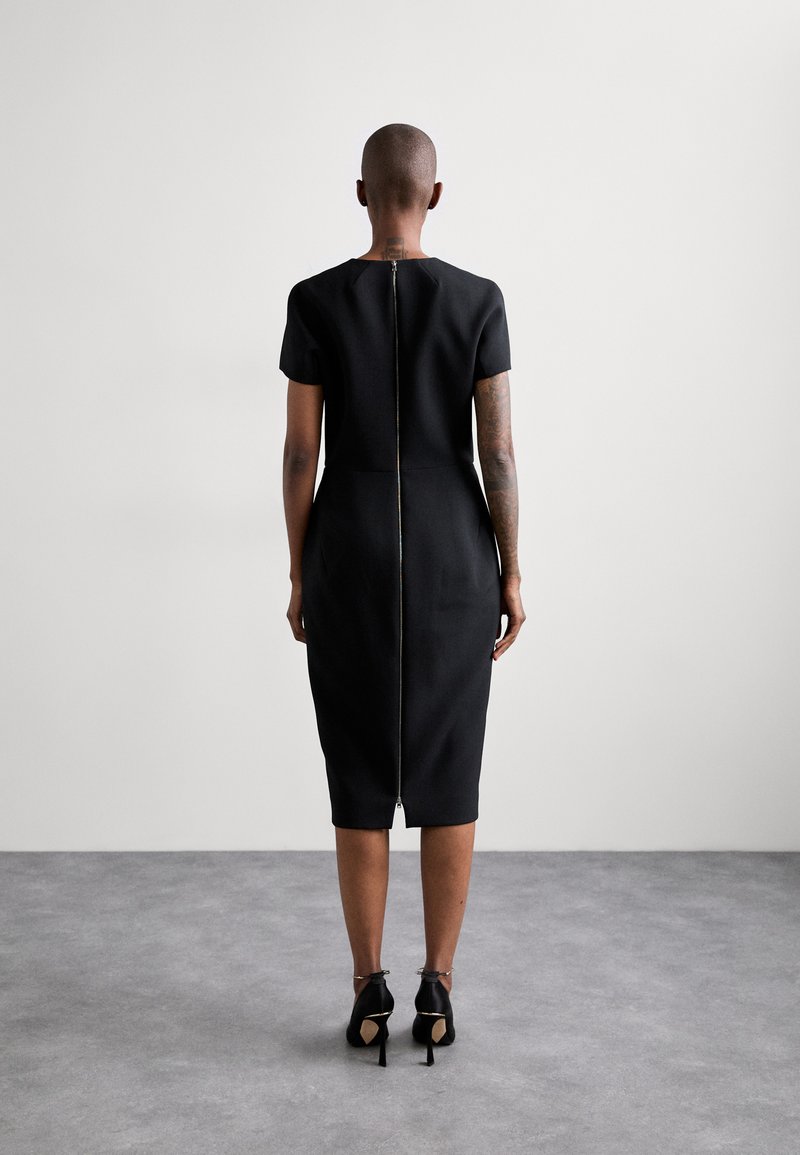 Victoria Beckham FITTED - Shift dress - black - Zalando.ie Victoria Beckham FITTED - Shift dress - black - Zalando.ie