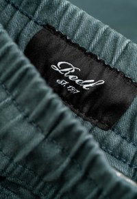 Unausgewählt, steel blue