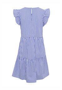 Blau-weiß gestreiftes ärmelloses Kleid mit Rüschendetails an den Schultern und einem mehrstufigen Rock.