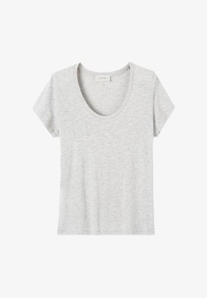 Jasnoszara koszulka z krótkim rękawem i owalnym dekoltem, pokazana na płasko na białym tle.