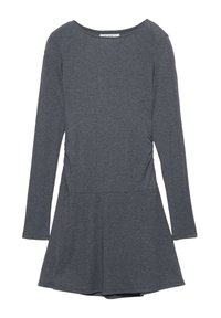 Długa sukienka z długim rękawem w ciemnoszarym kolorze, z dopasowaną talią i rozkloszowanym dołem, wykonana z miękkiej dzianiny, przedstawiona na płasko na białym tle.