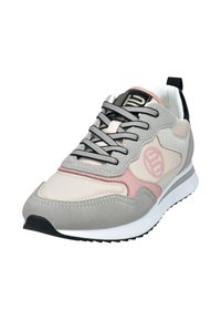Graue und rosa Sneaker aus Wildleder und Mesh-Material, mit Schnürdesign, schwarzen Schnürsenkeln, Logo an der Seite, weißer Zwischensohle und strukturierter schwarzer Profilsohle.
