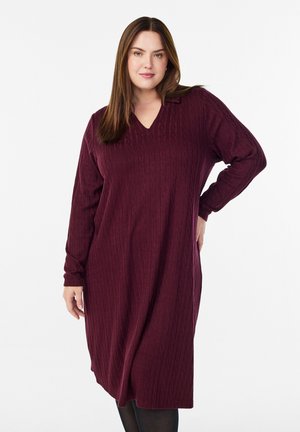 - Sukienka dzianinowa