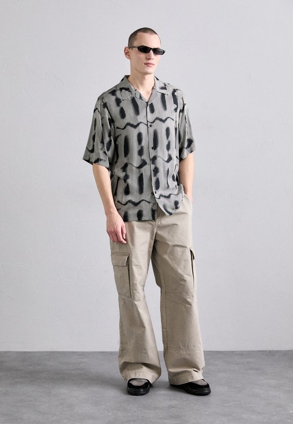 PERFECT TROUSERS - Cargo trousers - beige3