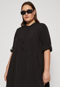 Vero Moda Curve VMCEVA FOLD UP SHORT DRESS - Kreklkleita - black