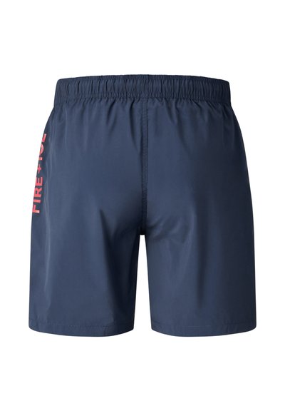 Shorts de bain bleu marine avec ceinture élastique et texte rouge "FIRE + ICE" imprimé verticalement sur le côté gauche.