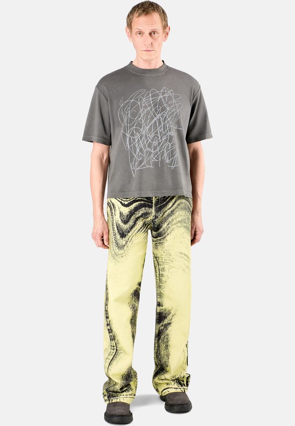 Relaxed fit jeans - pastel gelb