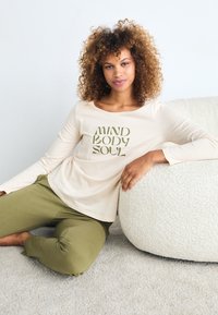 Triumph SET - Nachtwäsche Set - green/light combination