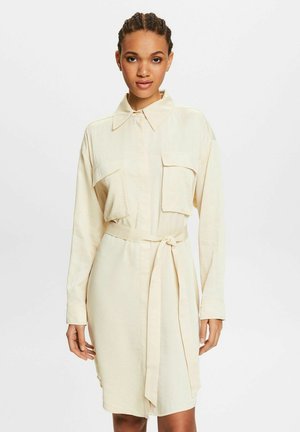 MIT GÜRTEL - Shirt dress - sand