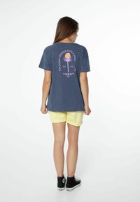 Protest Shorts - sunny dayyellow