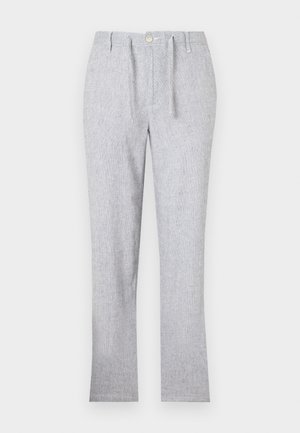 Svetlo sivi hlače izdelane iz teksturirane tkanine, z zapiranjem na gumb, letvicami za pas in ravnim krojem. Brez vidnih vzorcev.