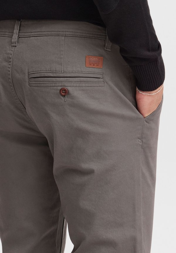 BHKAINZ REGULARFIT - Chinos - granite2