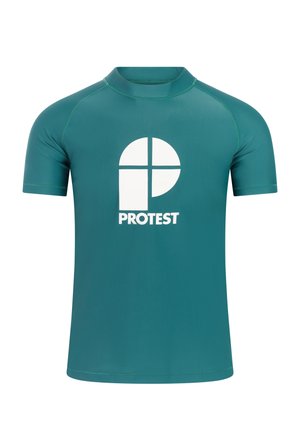 Petrolkleurig sportshirt met korte mouwen en een hoge hals, met een groot wit geometrisch logo en het woord "PROTEST" op de borst.
